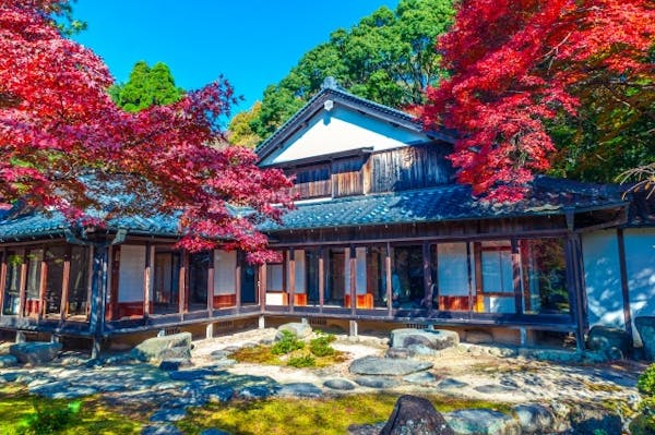 砂利敷き施工の最適シーズン｜プロが教える、美しい庭づくりの秘訣