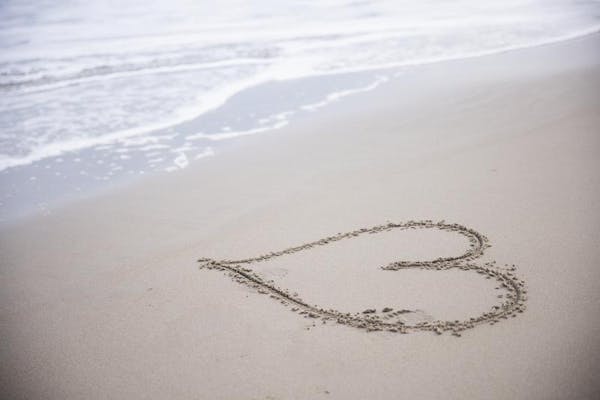 DIYやガーデニングに欠かせない山砂と海砂、どっちを選べばいいの？